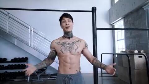 吃瓜腹肌哥,揭秘健身达人的日常饮食与健身秘诀